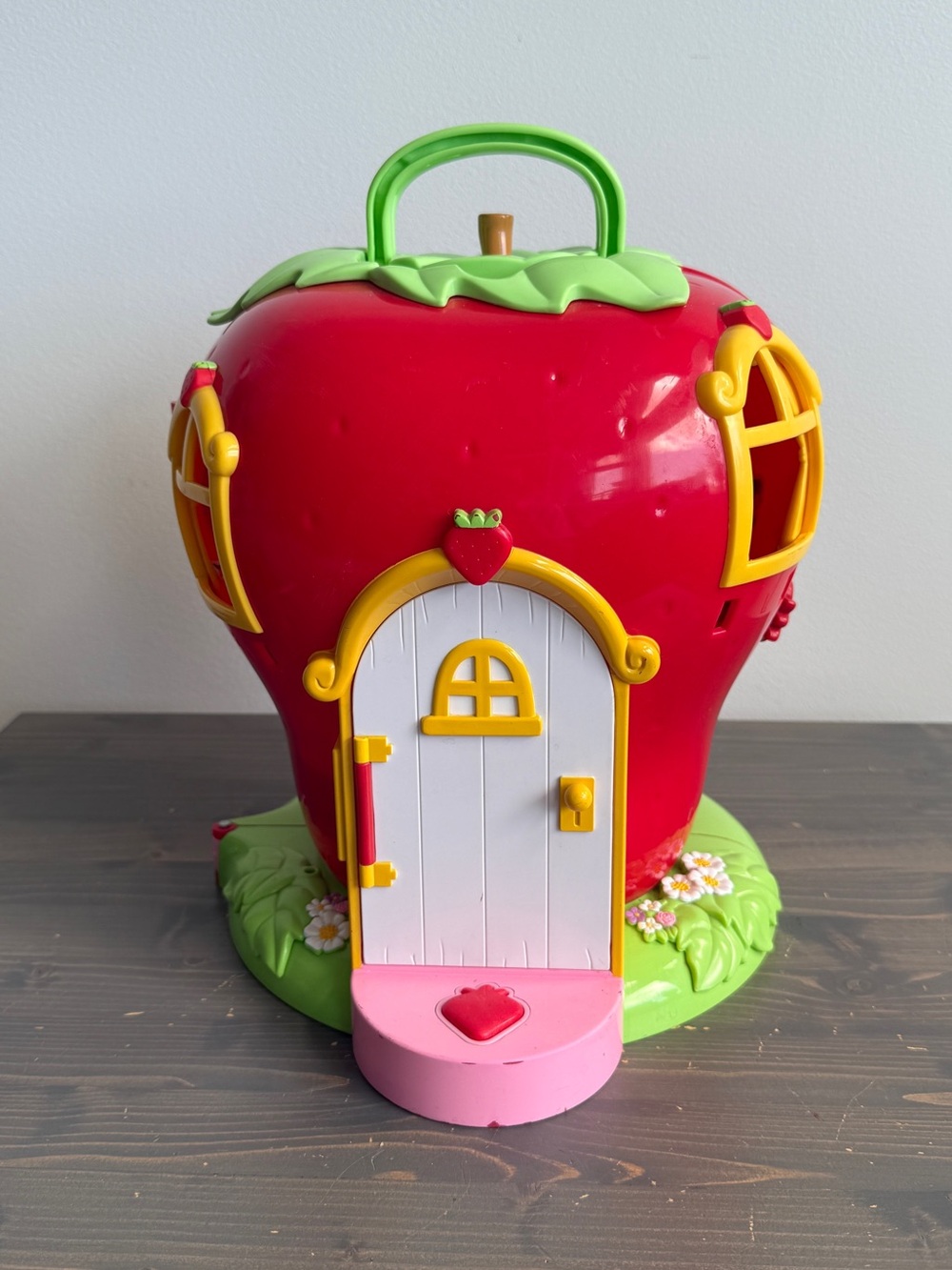 Almost vintage 🍓
2003 Bandai Strawberry Shortcake house